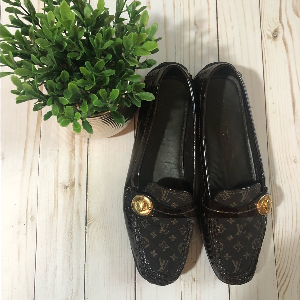 Monogram LV patent leather loafers - Picture 1 of 8